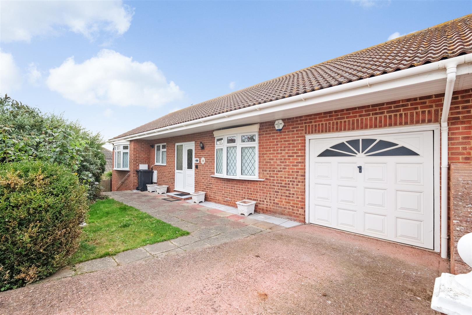 2 Bed, 1 Bath Property For Sale in Chanctonbury Chase, Seasalter, CT5 4SS